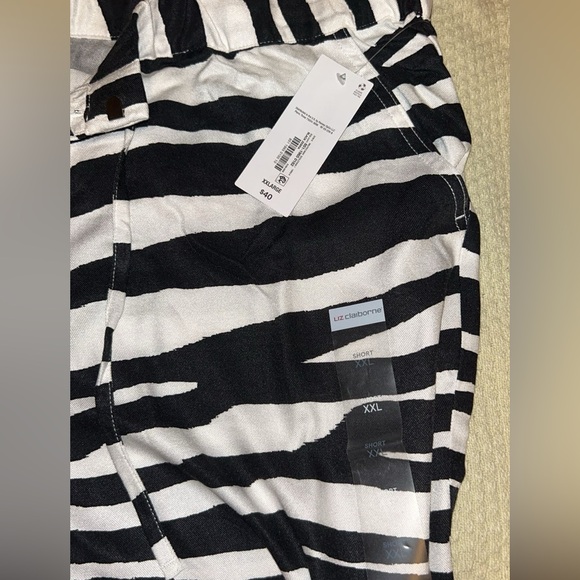 Zebra Print Linen Shorts - Picture 2 of 4